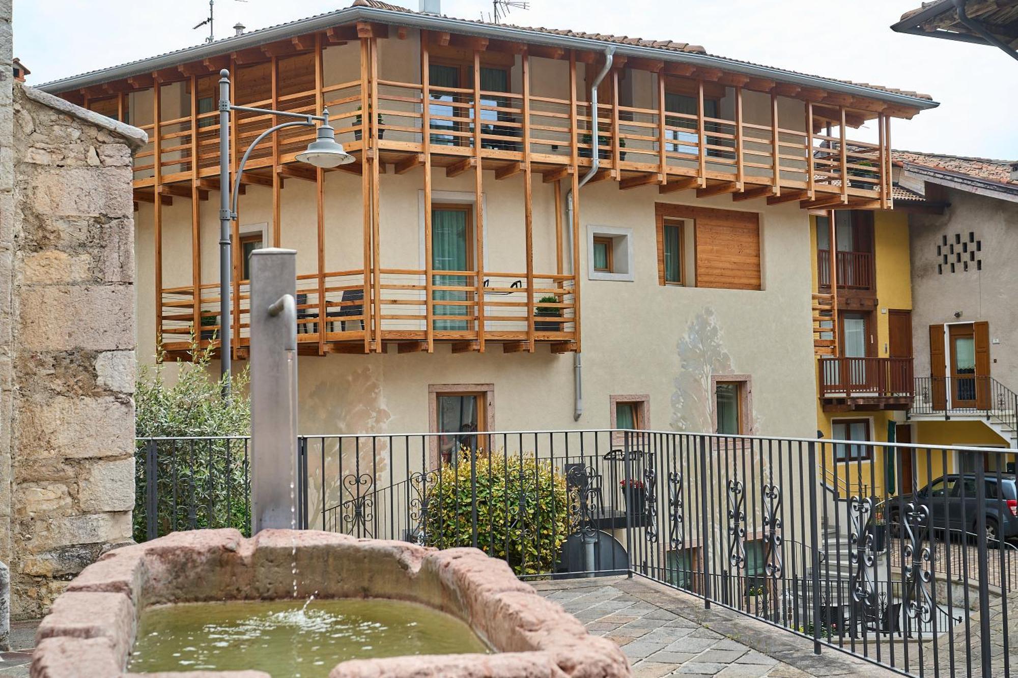 Dolcevita Ambiez B&B San Lorenzo Dorsino Exterior foto