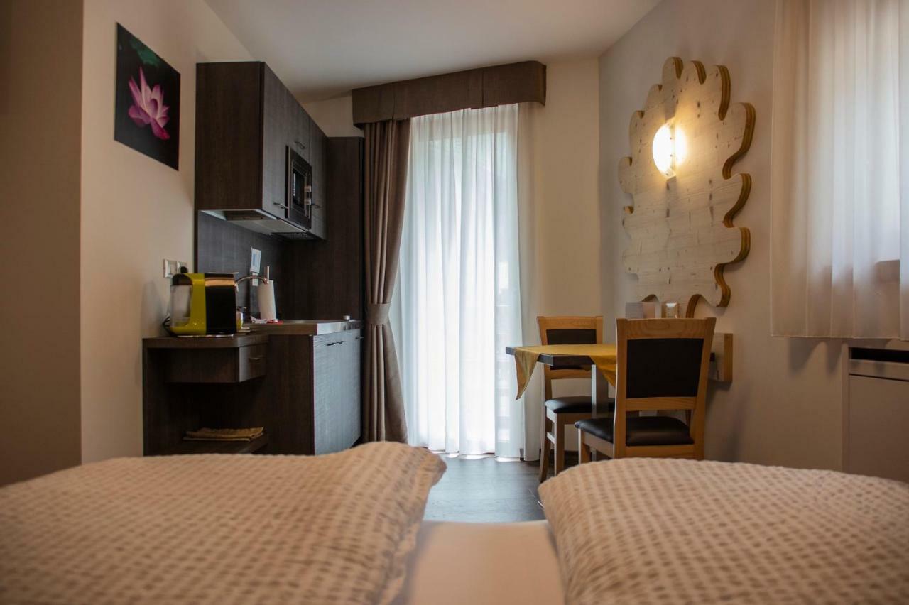 Dolcevita Ambiez B&B San Lorenzo Dorsino Exterior foto